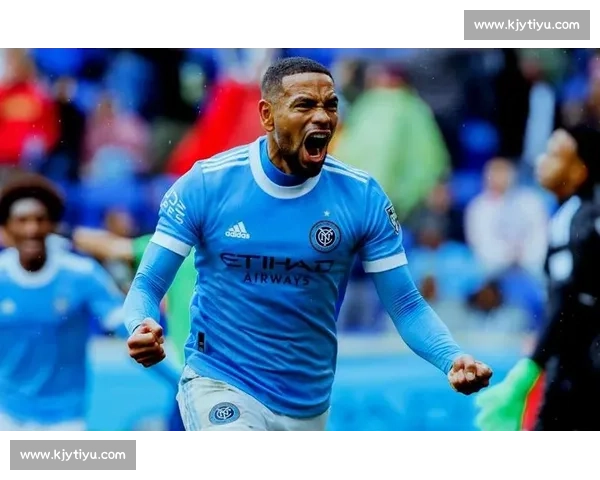 足球迷必看：全球足坛最新动态、球员转会与赛季预测大揭秘