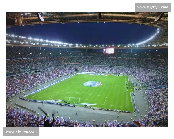 世界杯赛场激战瞬间汇聚全球球迷激情与荣耀盛宴